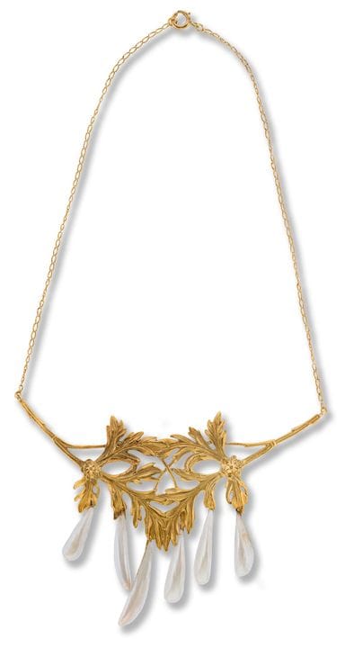 Art Nouveau necklace with freshwater pearls
c. 190