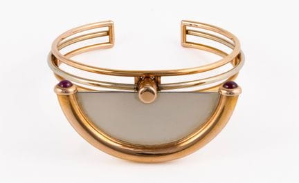 Movable bangle
early 20th century
18k gold, 2 cabo