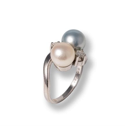 Pearl ring
2nd half 20th century
14k white gold, 2
