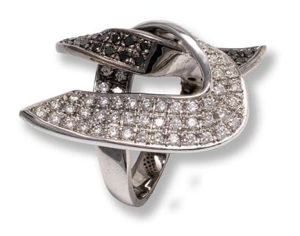 Diamond ring
late 20th/21st century
18k white gold