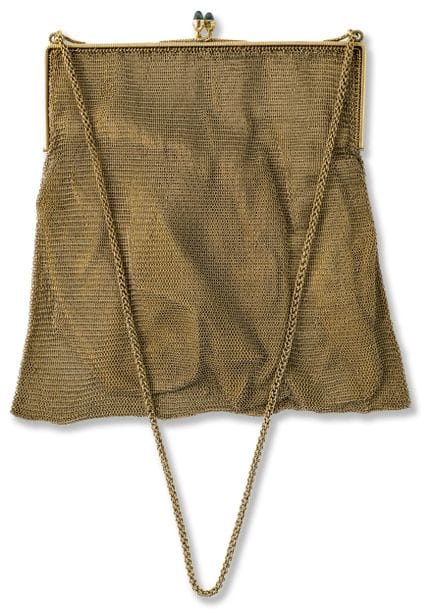 Petite pochette en or
1re moitié du XXe siècle
Or 