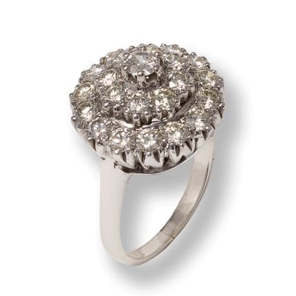 Diamond ring
2nd half 20th century
14k white gold,