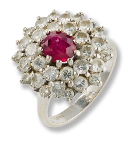 Ruby ring
2nd half 20th century
18k white gold, 1 