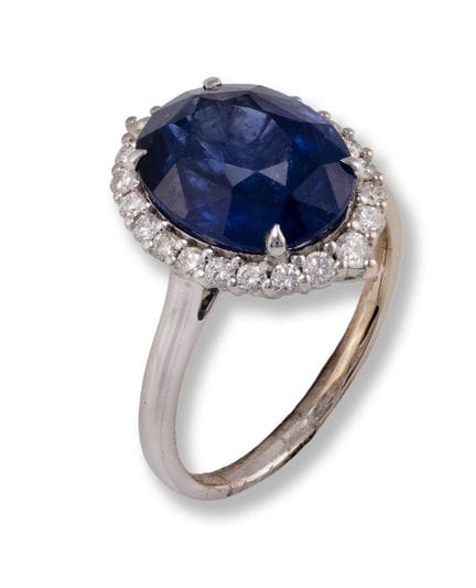 Sapphire ring
late 20th/21st century
14k white gol