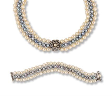 Pearl necklace and bracelet
2nd half 20th century

