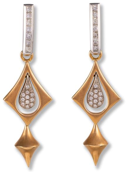 Diamond earrings
late 20th/early 21st century
18k 