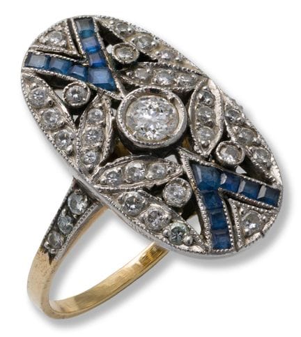 Diamond and sapphire ring
1920s/1930s
platinum on 