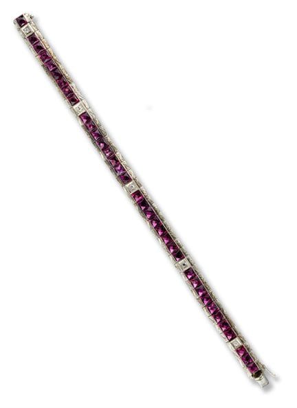 Rhodolite bracelet
1st half 20th century
14k white