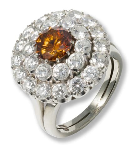 Diamond ring
2nd half 20th century
14k white gold,