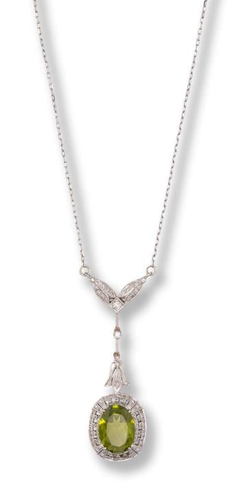 Peridote necklace
2nd half 20th century
18k white 