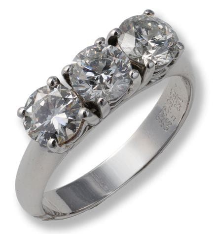 Diamond ring
21st century
18k white gold, brillian