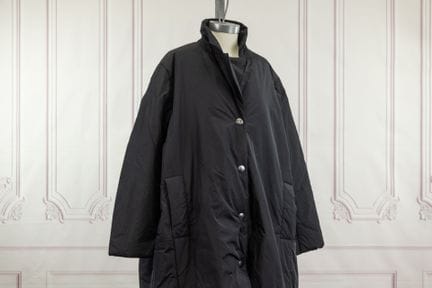 NINA RICCI - Ample parka plumes noires, col cranté