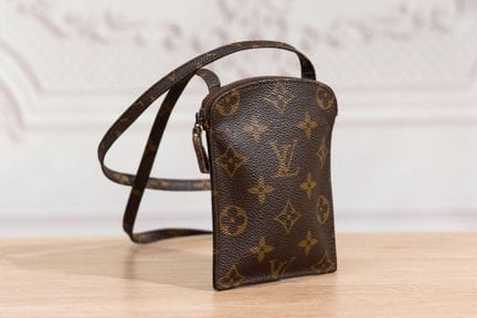 LOUIS VUITTON Vintage - Petite pochette plate en t