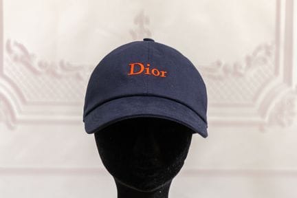 DIOR - Casquette en coton marine rebrodé du nom en