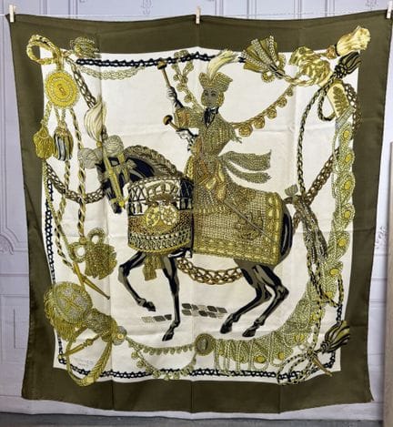 HERMES Paris - Carré en twill de soie imprimé, tit