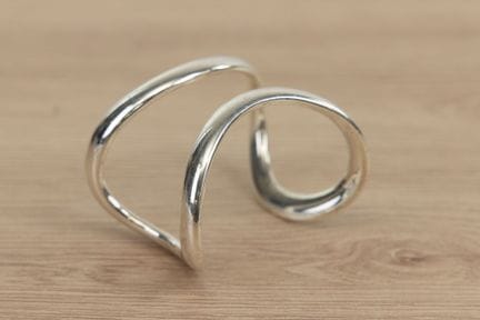 HERMES - Manchette en argent 925 ‰ modèle LIMA. 
S