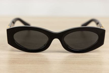 MIU MIU - Paire de lunettes de soleil, forme ovale