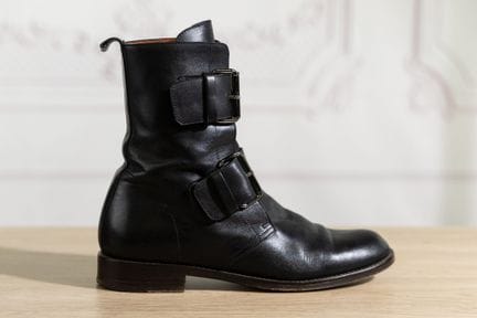 MICHEL VIVIEN - Paire de bottines en cuir noir à d