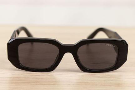 PRADA - Paire de lunettes de soleil en acétate noi