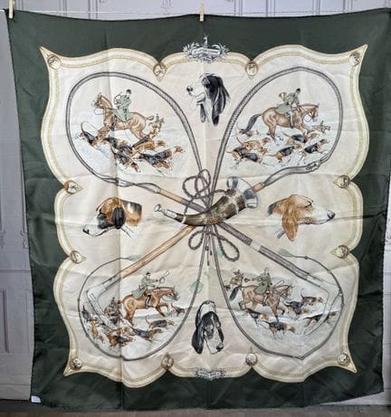 HERMES Paris - Carré en twill de soie imprimé, tit