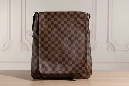 LOUIS VUITTON - Sac à rabat "Musette" en toile dam