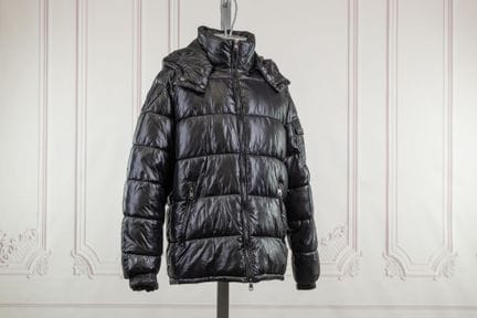 MONCLER - Veste doudoune matelassé noire, capuche 