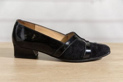 COURREGES Vintage - Paire d'escarpins en cuir vern