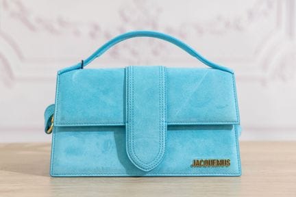JACQUEMUS - Sac "Grand Bambino" en daim turquoise,