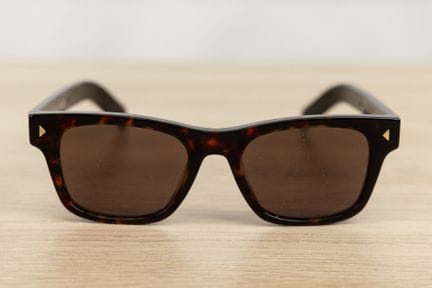 PRADA - Paire de lunettes de soleil marbrée écaill