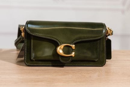 COACH - Borsetta "Tabby" in pelle lucida color kak
