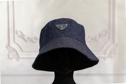 PRADA - Bob reversible en denim brut rehaussé de l
