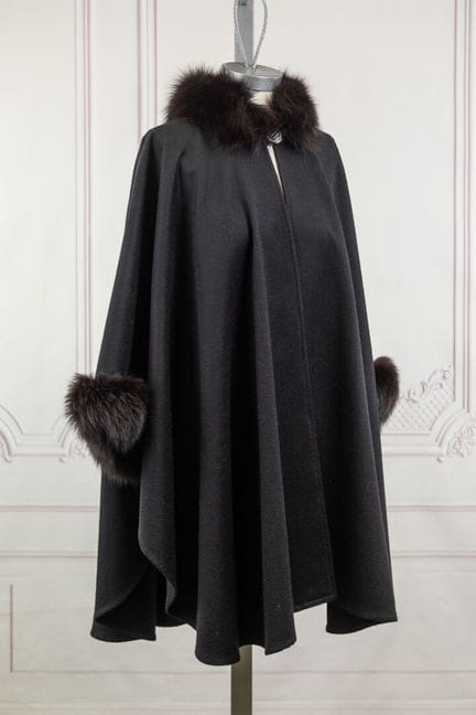 J. MAUGENDRE - Cape poncho en drap de laine et cac