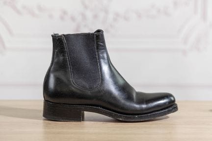 WESTON - Paire de boots en cuir vernis noir, bouts
