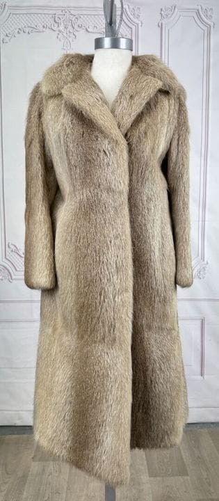 L'ONDATRA - Manteau en fourrure, fermeture par des