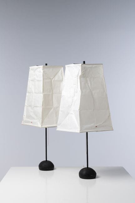 野口勇（1904-1988）
一对灯具——BB2-V1型号
“Akari”系列
和纸、烤漆金属及铸铝