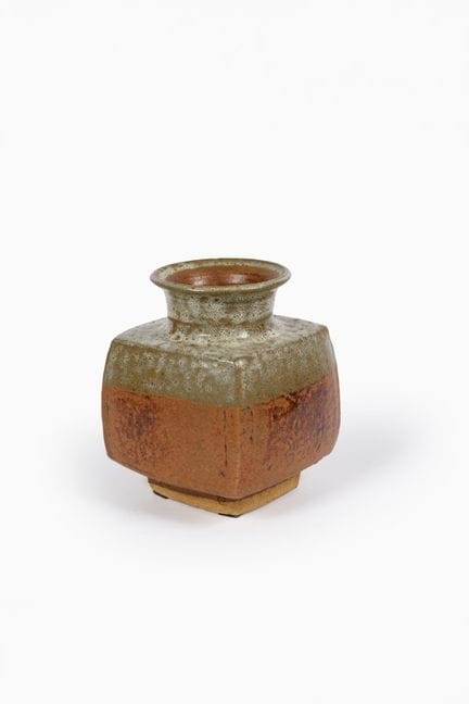 皮埃尔·库洛（1938-2011）
花盆
釉面石质陶
带有单字母标志
该款式创作于1965-1975
