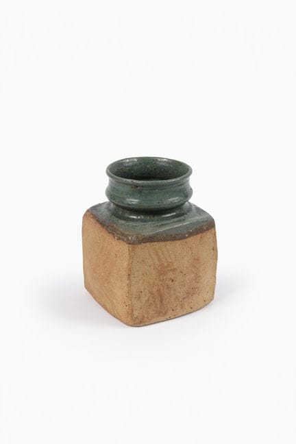 皮埃尔·库洛（1938-2011）
俗称“墨水瓶”的花瓶
釉面石质陶
带有单字母标志
该款式创作于1
