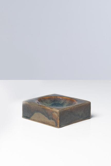 皮埃尔·库洛（1938-2011）
收纳盒
釉面石质陶器
刻有字母组合标志
该款式创作于2000年左