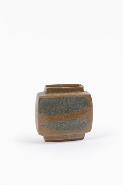 皮埃尔·库洛（1938-2011）
花瓶——“雪铁龙”款
釉面石质陶
带有签名缩写
该款式创作于19