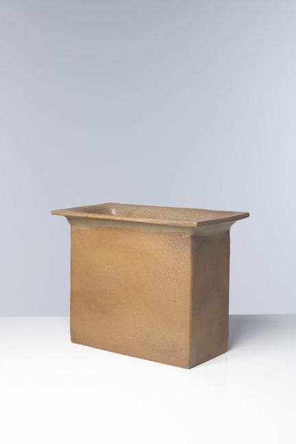 皮埃尔·库洛（1938-2011）
“郁金香”花瓶
釉面石质陶
带有单字母标志
该款式创作于2000
