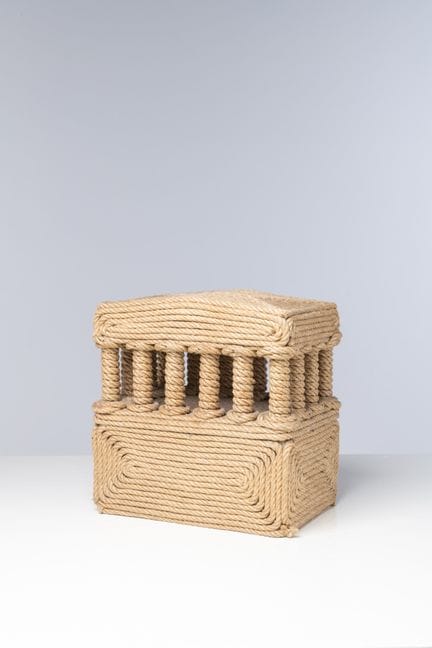 克里斯蒂安·阿斯图格维耶（1946-2026）
盒子——“TEMPLE”款
大麻绳与木材
该款式创作