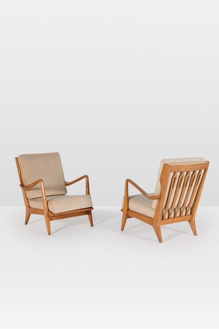 吉奥·庞蒂（1891-1979）
一对扶手椅——516型
胡桃木与天鹅绒
卡西纳（Cassina）出