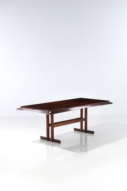 x Francesco Scapinelli (XXe-XXIe)
Table de salle à