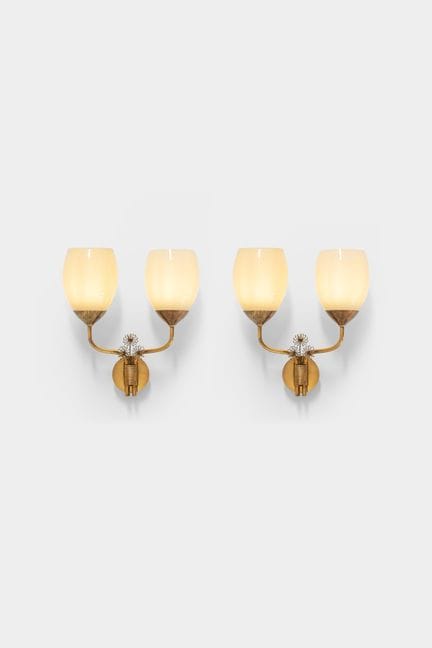 xx Paavo Tynell (1890-1973)
Paire d'appliques
Lait