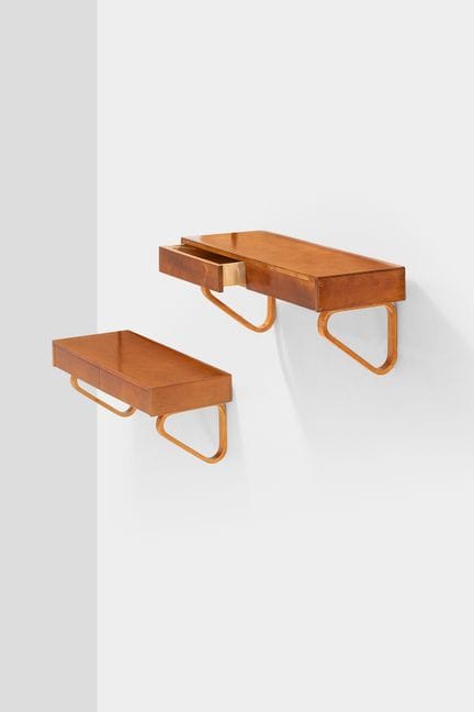 xx Alvar Aalto (1898-1976)
Coppia di comodini sosp