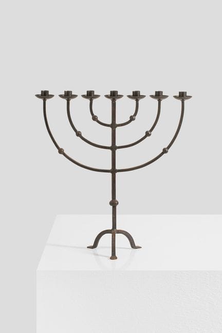 xx Opera finlandese (XX secolo)
Candelabro
Ferro b