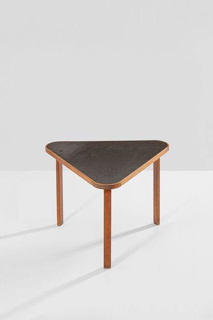 xx Alvar Aalto (1898-1976)
Table
Bouleau teinté, c