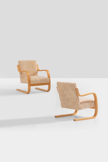 xx Alvar Aalto (1898-1976)
Paire de fauteuils modè