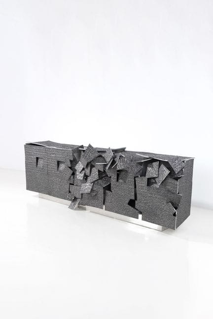 x Vincent Dubourg (nato nel 1977)
Credenza - Model