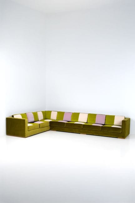 India Mahdavi (nata nel 1962)
Divano ad angolo - M